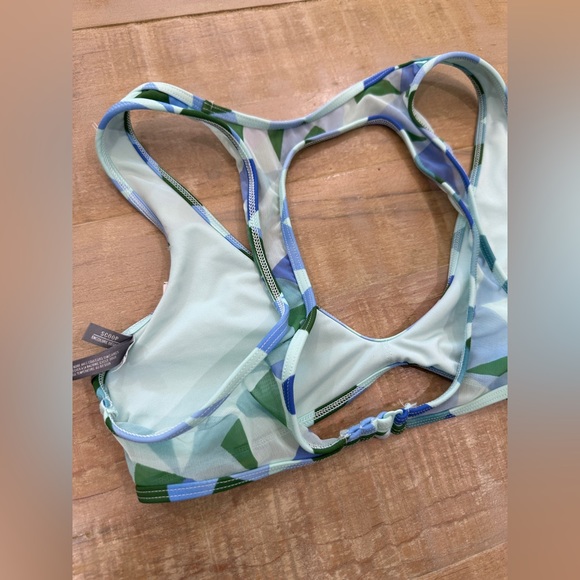 AERIE Scoop Green geometric triangle bikini top - Picture 5 of 6